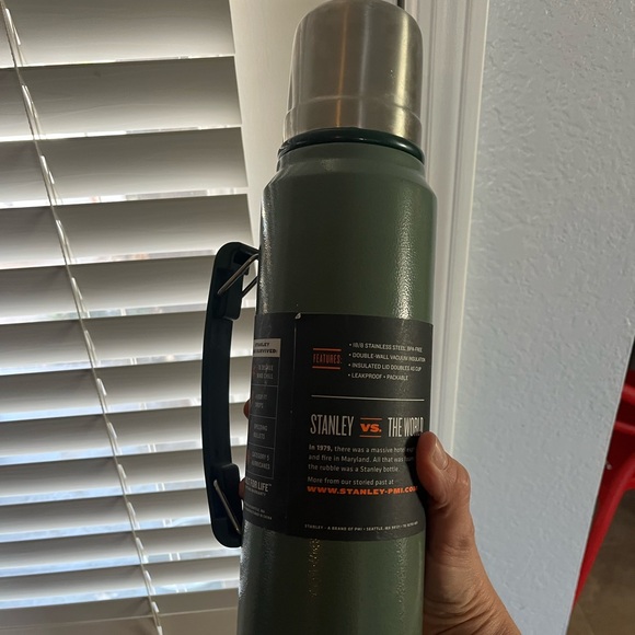 Stanley Heritage Classic Bottle in Dark Green - Picture 3 of 6